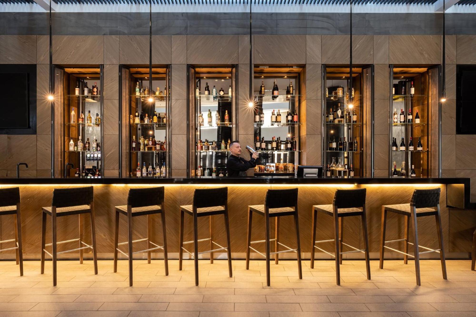 - Airport Terminal By Ihg Santiago